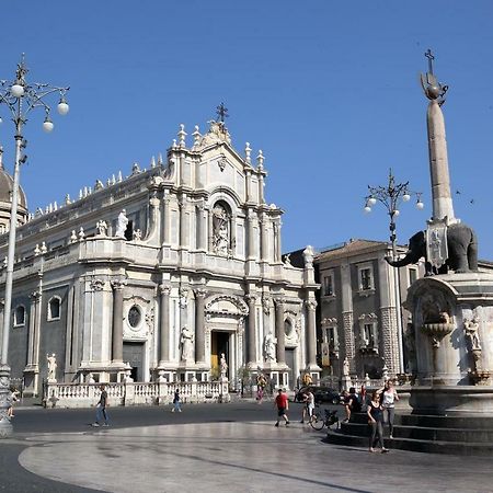 Casa Manzoni Apartment คาตาเนีย ภายนอก รูปภาพ