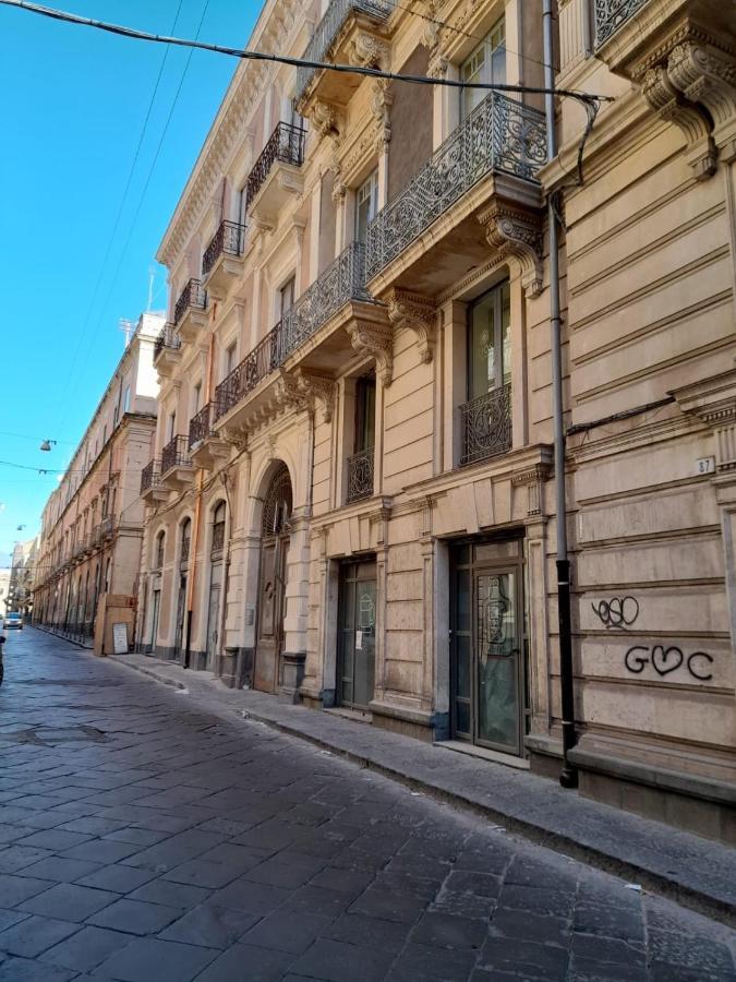 Casa Manzoni Apartment คาตาเนีย ภายนอก รูปภาพ