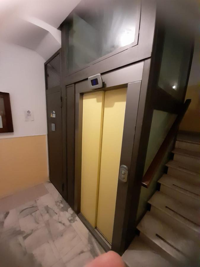 Casa Manzoni Apartment คาตาเนีย ภายนอก รูปภาพ