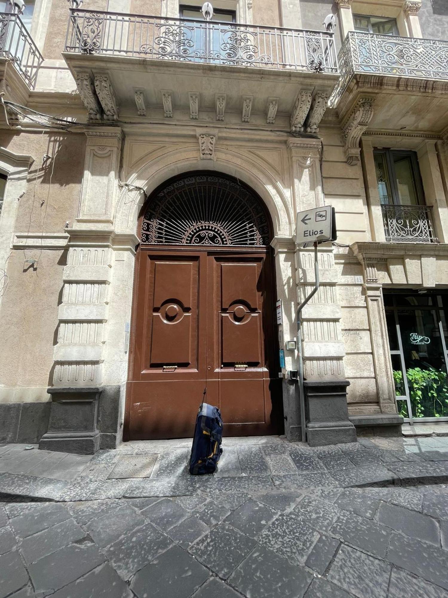 Casa Manzoni Apartment คาตาเนีย ภายนอก รูปภาพ