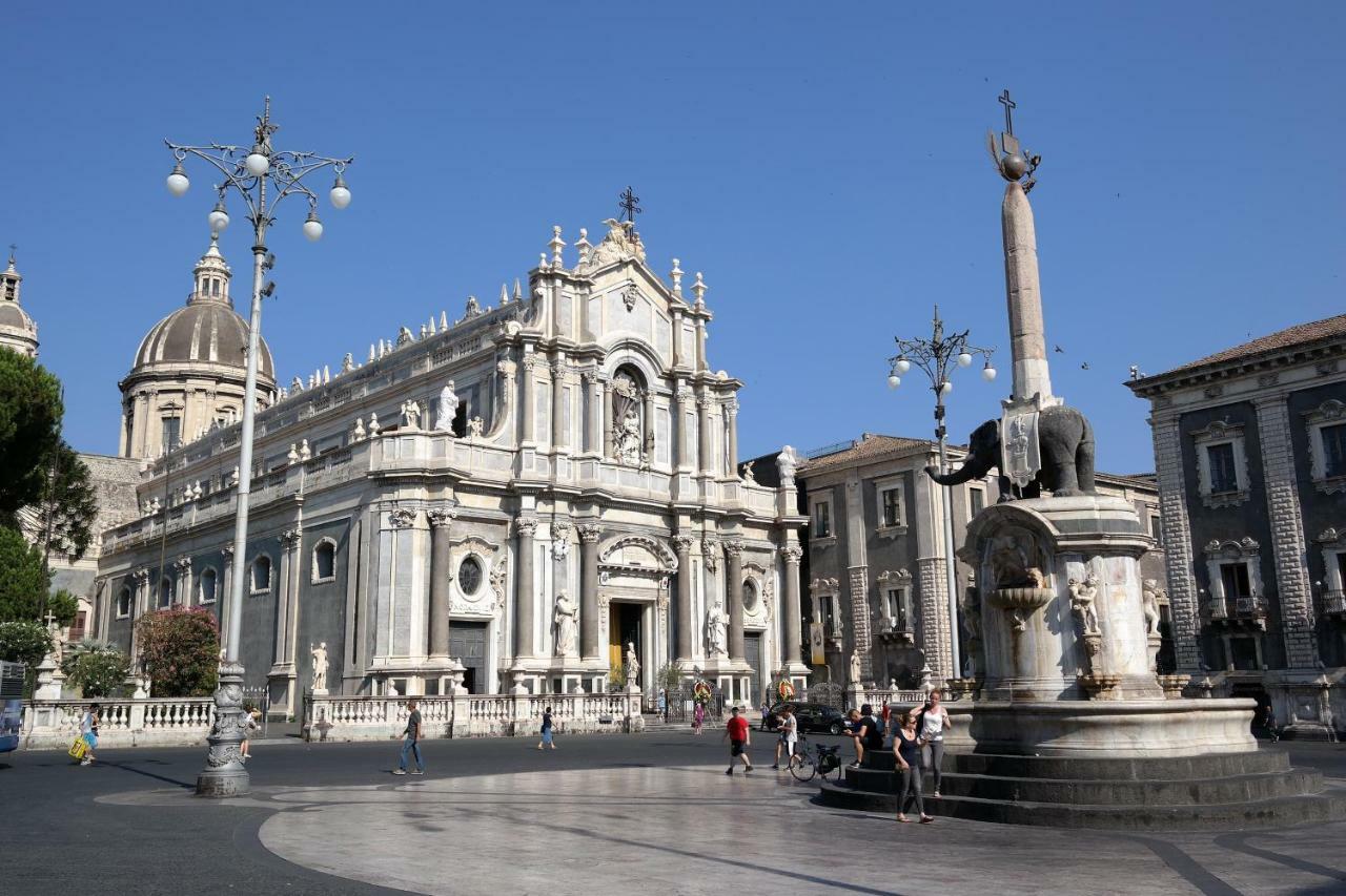 Casa Manzoni Apartment คาตาเนีย ภายนอก รูปภาพ