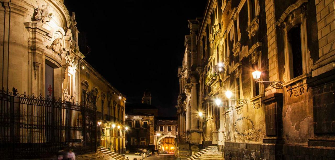 Casa Manzoni Apartment คาตาเนีย ภายนอก รูปภาพ